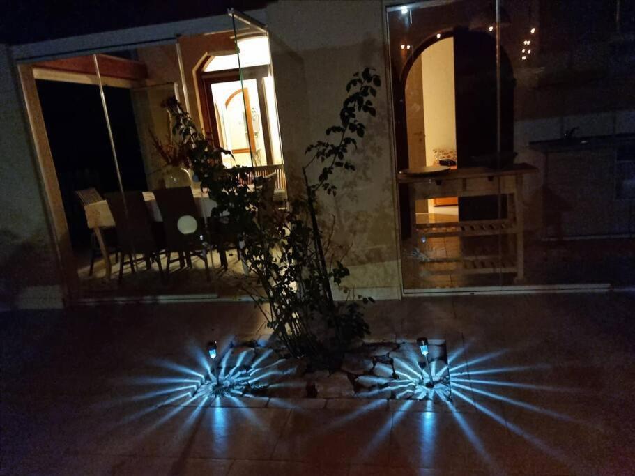 Villa Tea, Residenza Incantevole Con Giardino . ฟลูมินิ ดิ กวาร์ตู ภายนอก รูปภาพ